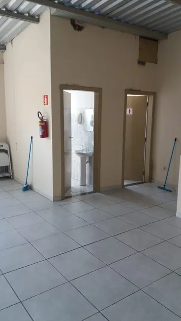 Foto 8 de Loja à venda, 330m2 em Jardim Garcez, Taubate - SP