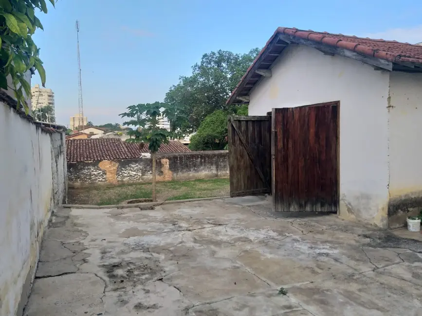 Foto 8 de Casa com 3 quartos para alugar, 350m2 em Centro, Pindamonhangaba - SP