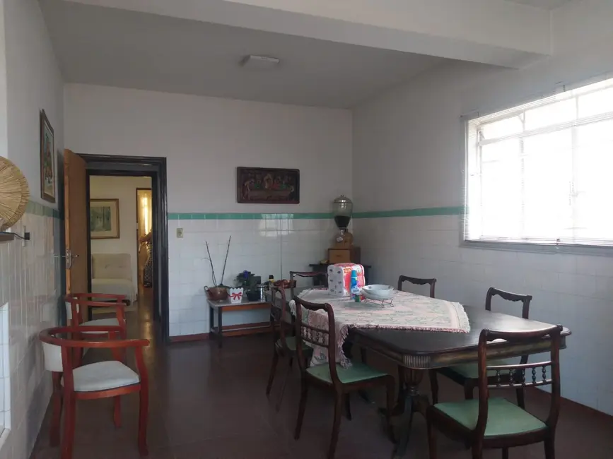 Foto 7 de Casa com 3 quartos para alugar, 350m2 em Centro, Pindamonhangaba - SP