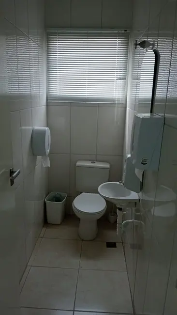 Foto 9 de Casa com 4 quartos à venda, 117m2 em Parque São Domingos, Pindamonhangaba - SP