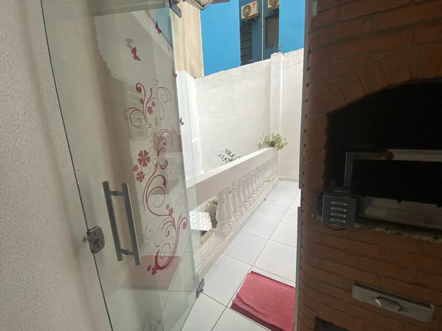 Foto 8 de Casa com 4 quartos à venda, 136m2 em Centro, Aparecida - SP