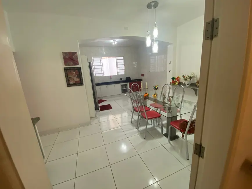 Foto 6 de Casa com 4 quartos à venda, 136m2 em Centro, Aparecida - SP