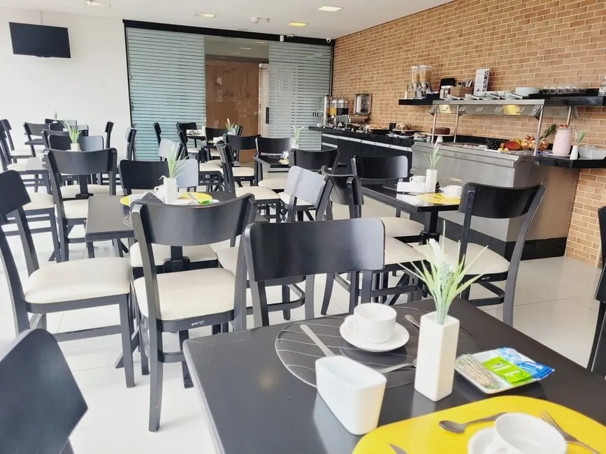 Foto 1 de Sala Comercial com 80 quartos à venda, 2802m2 em Pindamonhangaba - SP