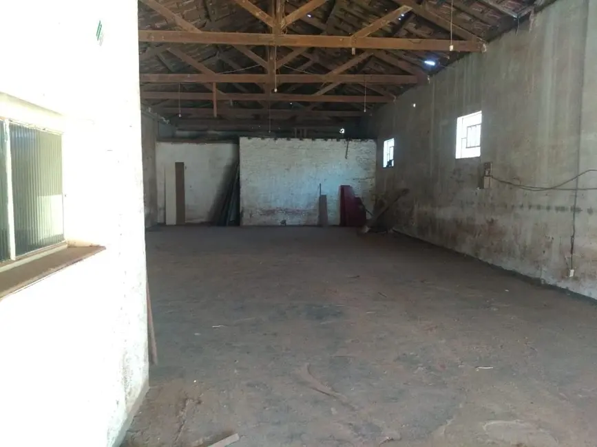 Foto 2 de Armazém / Galpão à venda, 186m2 em Crispim, Pindamonhangaba - SP