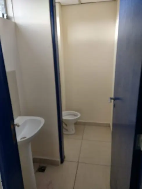 Sala Comercial para alugar, 26m2 em Centro, Pindamonhangaba - SP - imagem 8 Foto 8 de Sala Comercial para alugar, 26m2 em Centro, Pindamonhangaba - SP