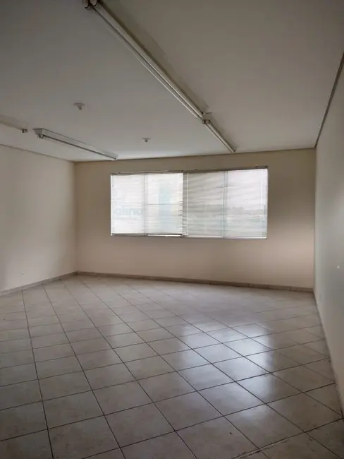 Sala Comercial para alugar, 26m2 em Centro, Pindamonhangaba - SP - imagem 6 Foto 6 de Sala Comercial para alugar, 26m2 em Centro, Pindamonhangaba - SP