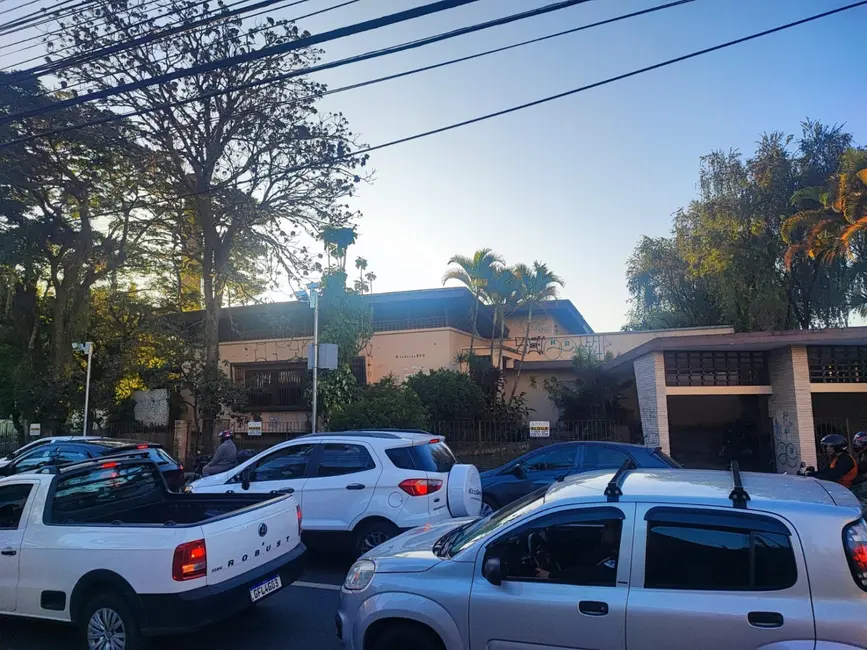 Foto 1 de Casa com 3 quartos para alugar, 450m2 em Centro, Taubate - SP