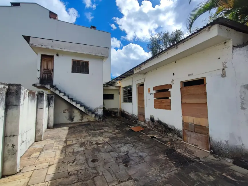Foto 3 de Casa com 3 quartos para alugar, 450m2 em Centro, Taubate - SP