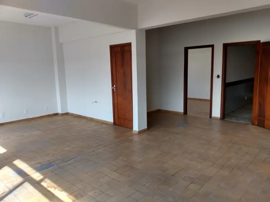 Foto 8 de Sala Comercial para alugar, 200m2 em Pindamonhangaba - SP