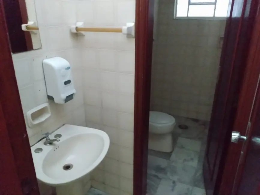 Foto 4 de Sala Comercial para alugar, 200m2 em Pindamonhangaba - SP