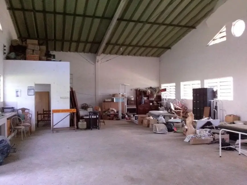 Foto 1 de Armazém / Galpão com 1 quarto à venda, 300m2 em Guaratingueta - SP