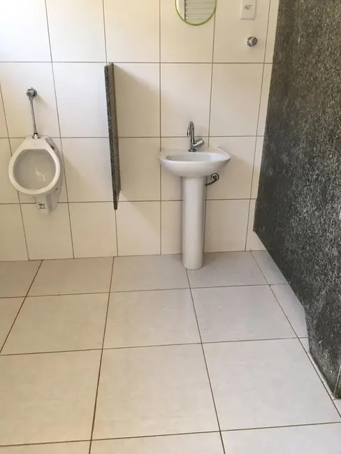 Foto 2 de Armazém / Galpão à venda e para alugar, 300m2 em Triângulo, Pindamonhangaba - SP