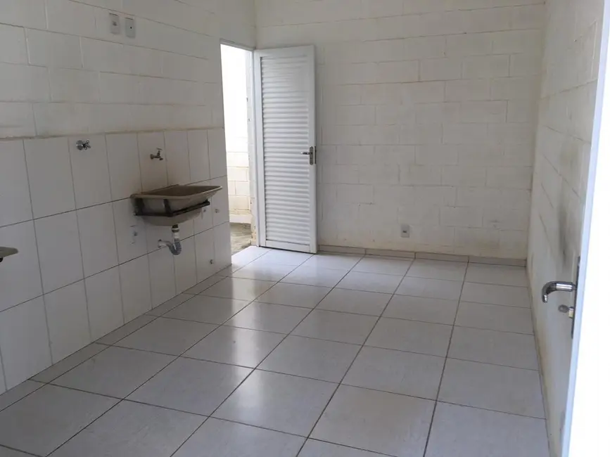 Armazém / Galpão à venda e para alugar, 300m2 em Triângulo, Pindamonhangaba - SP - imagem 5 Foto 5 de Armazém / Galpão à venda e para alugar, 300m2 em Triângulo, Pindamonhangaba - SP