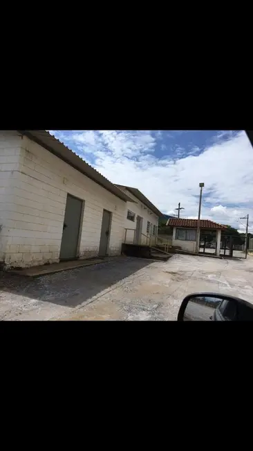 Foto 3 de Armazém / Galpão à venda e para alugar, 300m2 em Triângulo, Pindamonhangaba - SP