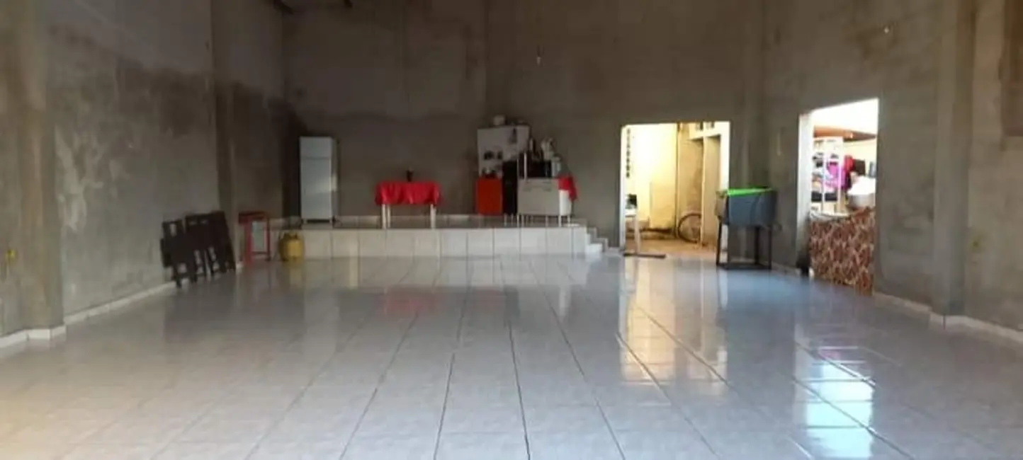 Foto 1 de Armazém / Galpão com 3 quartos à venda, 260m2 em Residencial Estoril, Taubate - SP