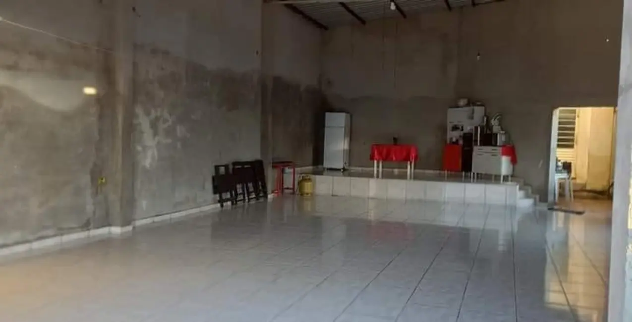 Foto 2 de Armazém / Galpão com 3 quartos à venda, 260m2 em Residencial Estoril, Taubate - SP