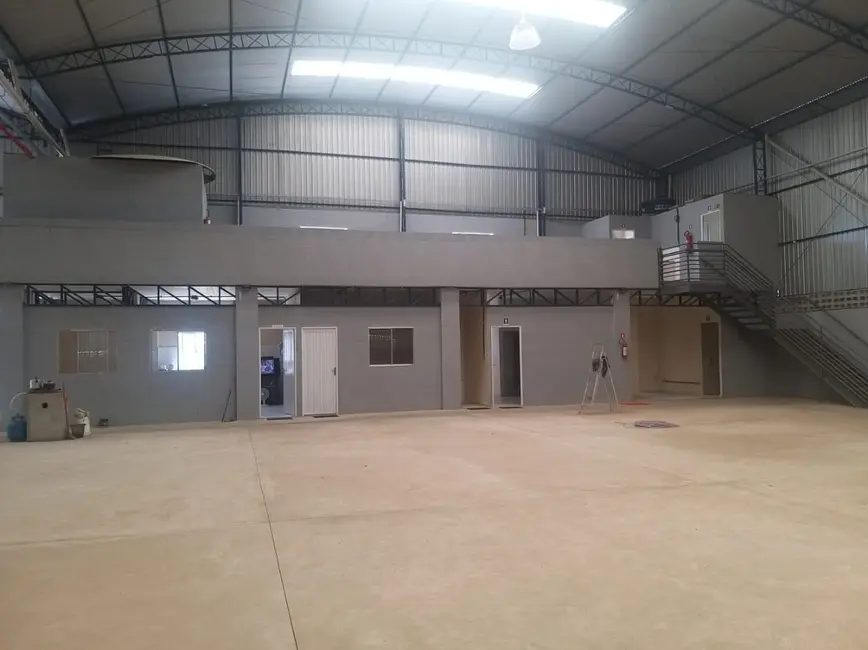 Armazém / Galpão à venda, 2200m2 em Moreira César, Pindamonhangaba - SP - imagem 3 Foto 3 de Armazém / Galpão à venda, 2200m2 em Moreira César, Pindamonhangaba - SP