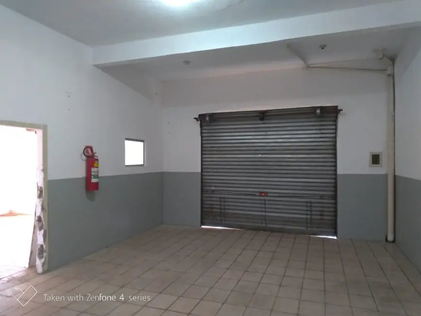 Foto 2 de Sala Comercial para alugar, 150m2 em São Gonçalo, Taubate - SP