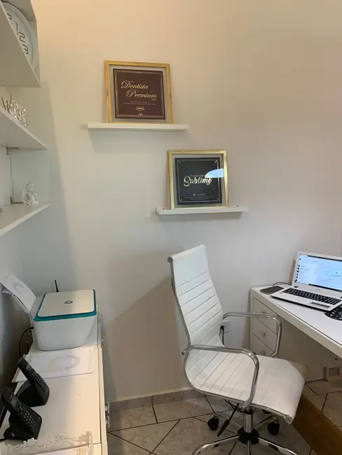 Sala Comercial à venda e para alugar, 30m2 em São Benedito, Pindamonhangaba - SP - imagem 3 Foto 3 de Sala Comercial à venda e para alugar, 30m2 em São Benedito, Pindamonhangaba - SP