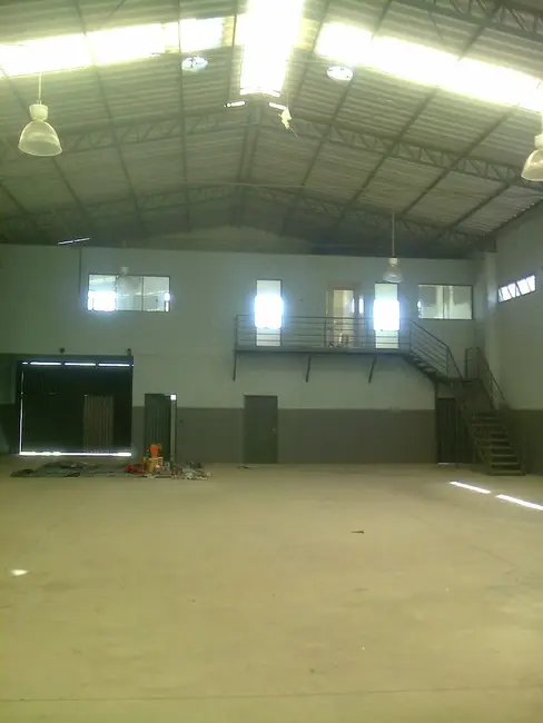 Foto 3 de Armazém / Galpão à venda, 750m2 em Jardim São João, Salto - SP