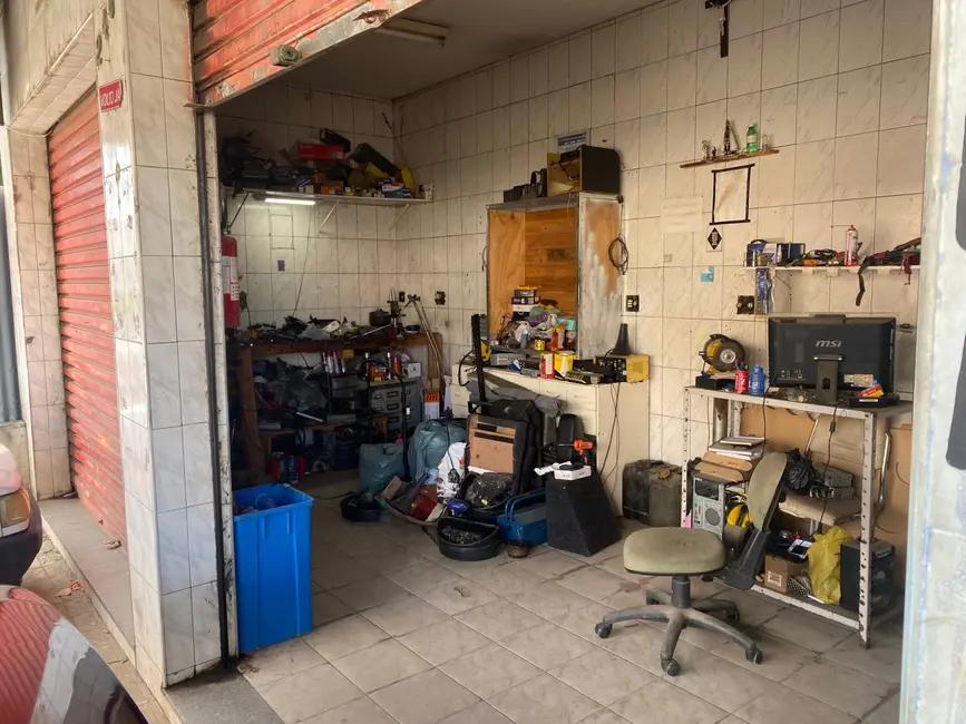 Foto 1 de Armazém / Galpão à venda, 250m2 em Aparecida - SP