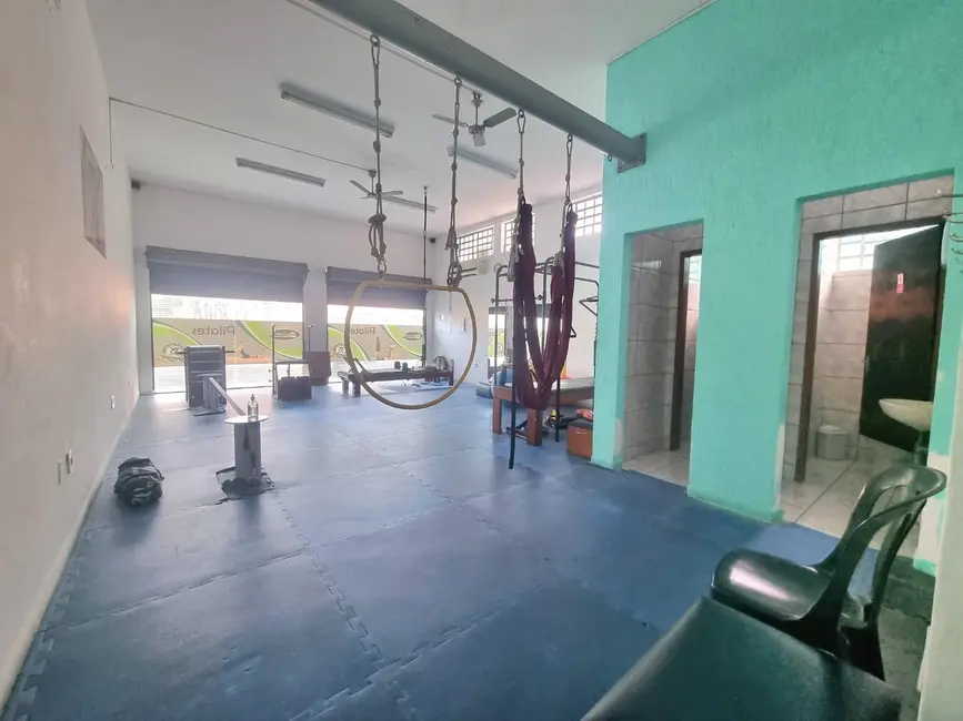 Foto 4 de Sala Comercial à venda, 250m2 em São Benedito, Pindamonhangaba - SP
