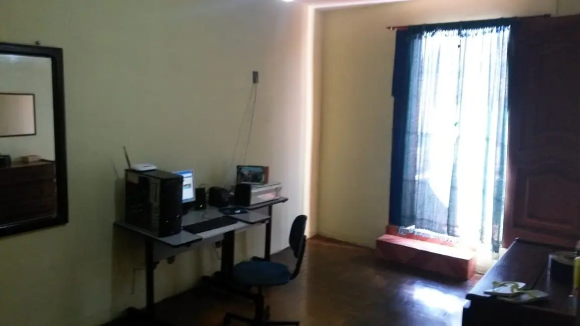 Foto 2 de Casa com 4 quartos à venda, 199m2 em Centro, Pindamonhangaba - SP