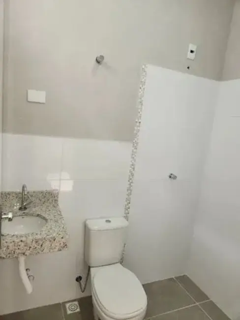Foto 5 de Casa com 4 quartos à venda, 196m2 em Vila Paraíba, Guaratingueta - SP