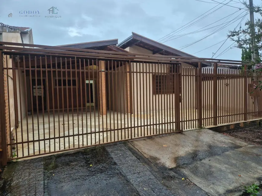 Foto 3 de Casa com 4 quartos à venda e para alugar, 210m2 em São Benedito, Pindamonhangaba - SP