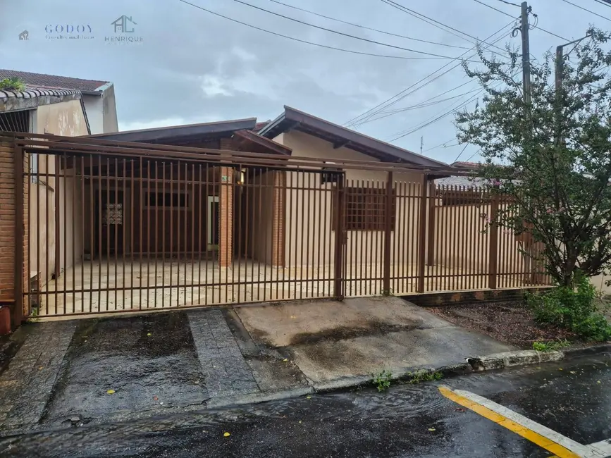 Foto 2 de Casa com 4 quartos à venda e para alugar, 210m2 em São Benedito, Pindamonhangaba - SP