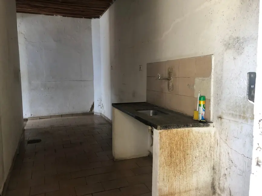 Foto 2 de Casa com 2 quartos para alugar, 120m2 em Centro, Pindamonhangaba - SP