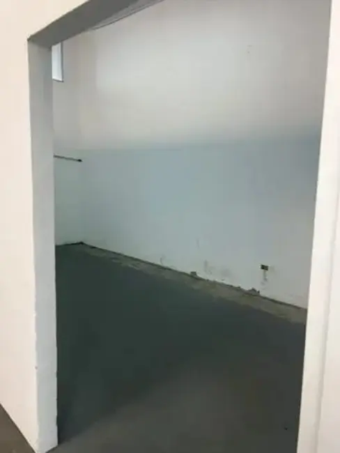 Foto 5 de Loja para alugar, 230m2 em Esplanada Independência, Taubate - SP