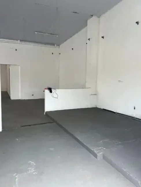 Foto 3 de Loja para alugar, 230m2 em Esplanada Independência, Taubate - SP