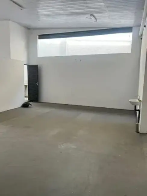 Foto 2 de Loja para alugar, 230m2 em Esplanada Independência, Taubate - SP