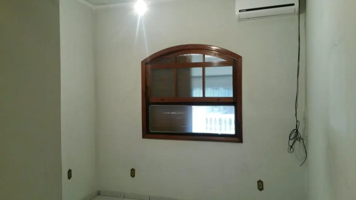Casa com 4 quartos à venda, 254m2 em Aparecida - SP - imagem 7 Foto 7 de Casa com 4 quartos à venda, 254m2 em Aparecida - SP