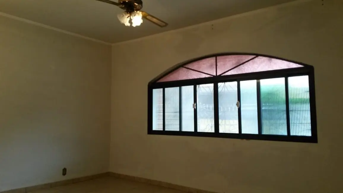 Foto 1 de Casa com 4 quartos à venda, 254m2 em Aparecida - SP