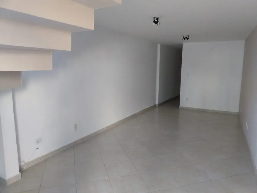Foto 1 de Sala Comercial para alugar, 60m2 em Centro, Pindamonhangaba - SP