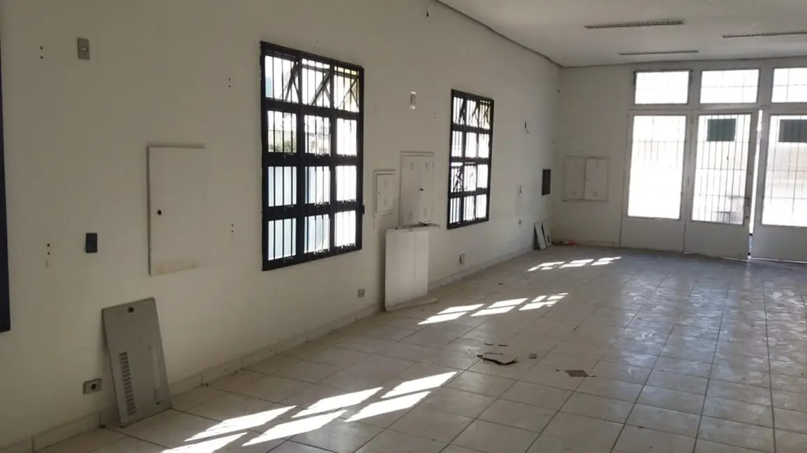 Loja com 3 quartos à venda, 246m2 em Centro, Pindamonhangaba - SP - imagem 9 Foto 9 de Loja com 3 quartos à venda, 246m2 em Centro, Pindamonhangaba - SP