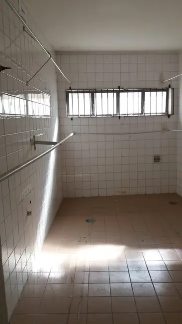 Loja com 3 quartos à venda, 246m2 em Centro, Pindamonhangaba - SP - imagem 7 Foto 7 de Loja com 3 quartos à venda, 246m2 em Centro, Pindamonhangaba - SP