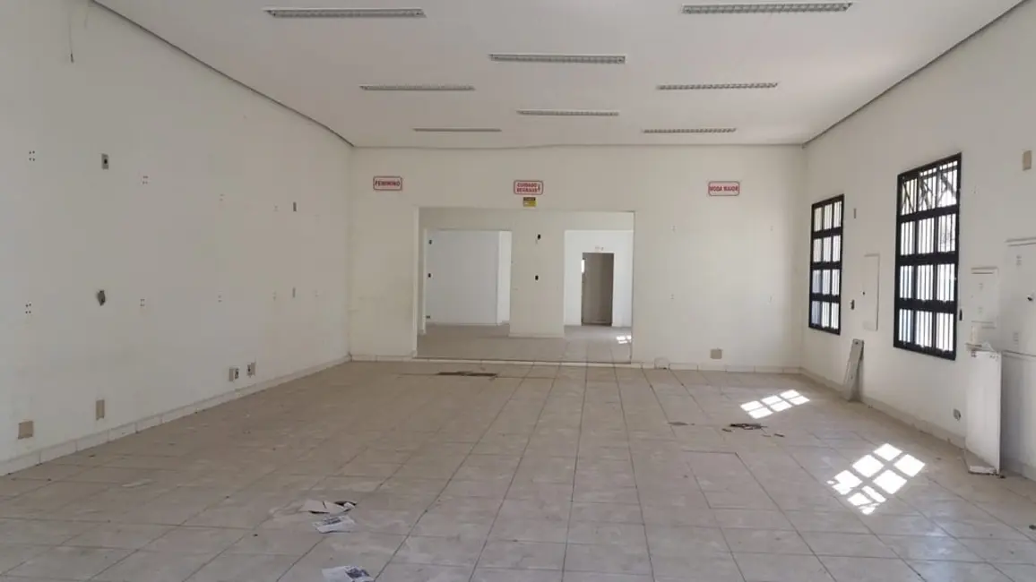 Loja com 3 quartos à venda, 246m2 em Centro, Pindamonhangaba - SP - imagem 2 Foto 2 de Loja com 3 quartos à venda, 246m2 em Centro, Pindamonhangaba - SP