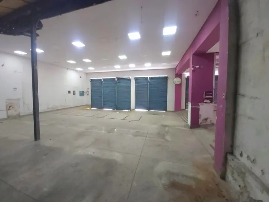 Foto 4 de Sala Comercial para alugar, 600m2 em Jardim Maria Augusta, Taubate - SP