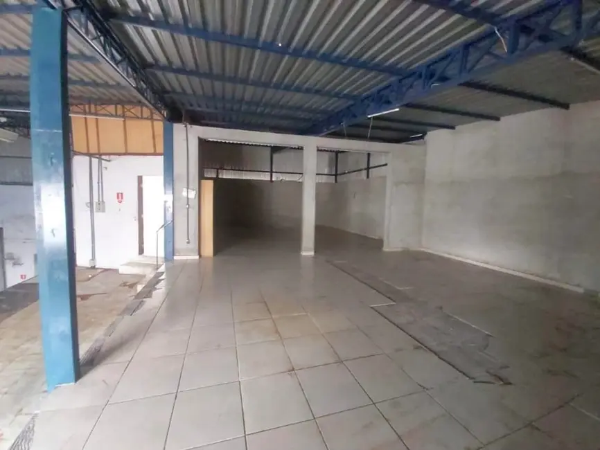 Foto 2 de Sala Comercial para alugar, 600m2 em Jardim Maria Augusta, Taubate - SP