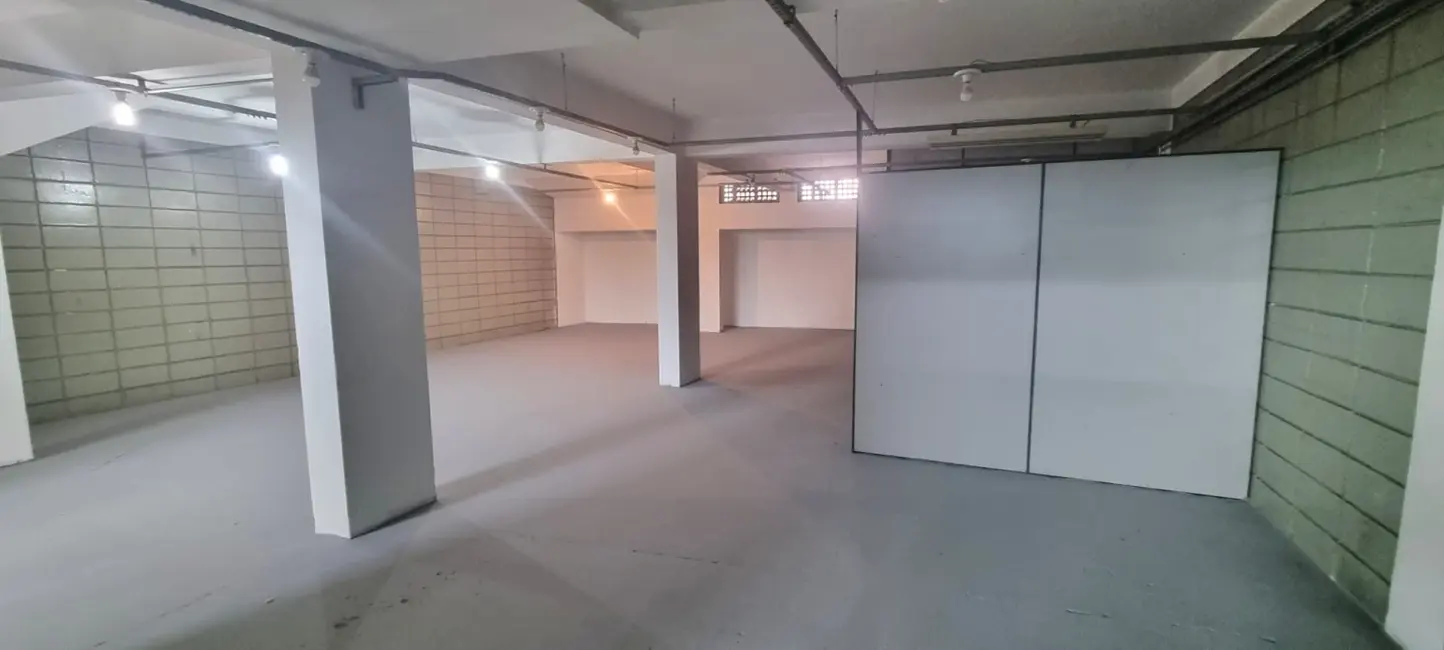 Foto 6 de Sala Comercial à venda e para alugar, 550m2 em Pindamonhangaba - SP