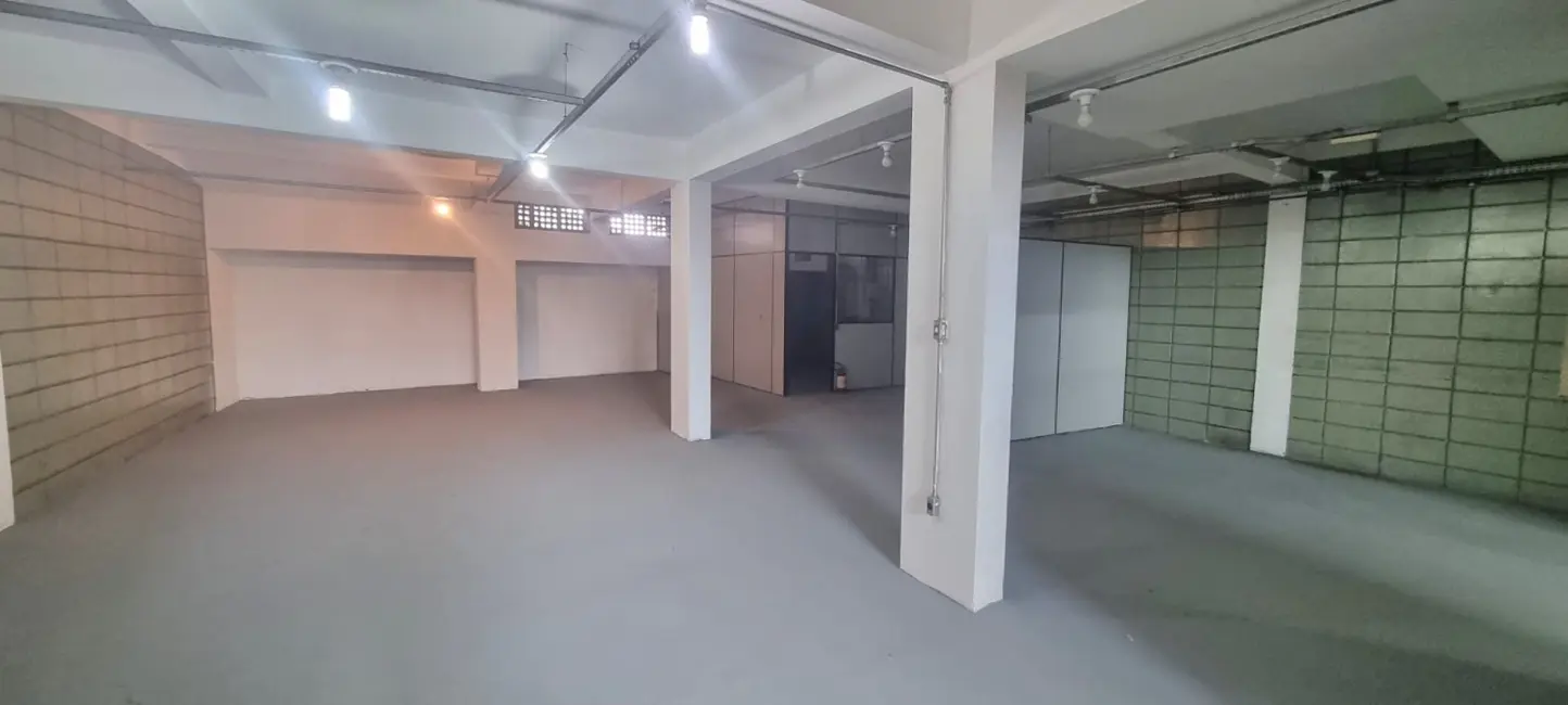 Foto 7 de Sala Comercial à venda e para alugar, 550m2 em Pindamonhangaba - SP
