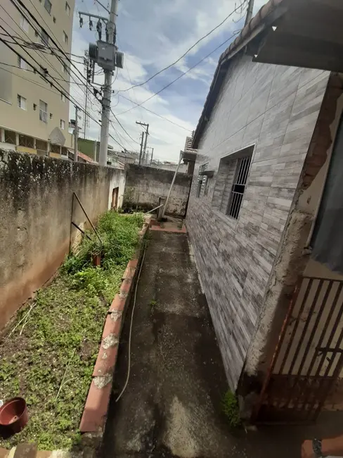 Casa com 3 quartos à venda, 373m2 em Aparecida - SP - imagem 1 Foto 1 de Casa com 3 quartos à venda, 373m2 em Aparecida - SP