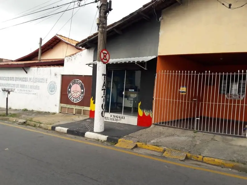 Foto 4 de Casa à venda, 900m2 em Pindamonhangaba - SP