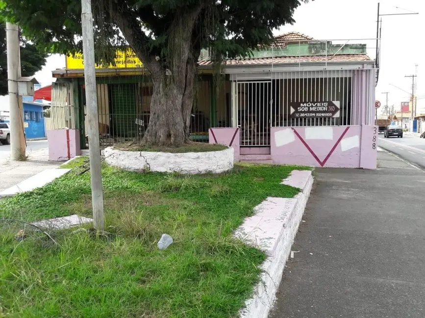 Foto 5 de Casa à venda, 900m2 em Pindamonhangaba - SP