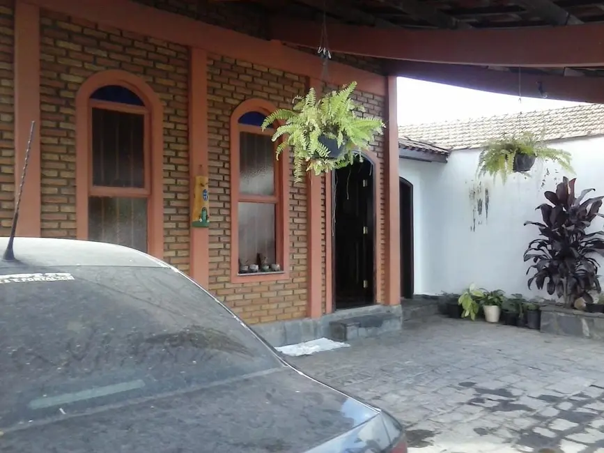 Foto 1 de Casa com 6 quartos à venda, 237m2 em Centro, Pindamonhangaba - SP