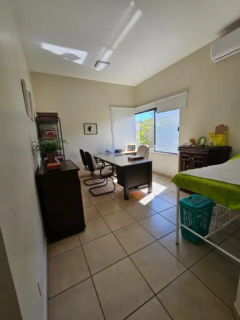 Foto 9 de Sala Comercial com 5 quartos à venda e para alugar, 164m2 em Chácara Selles, Guaratingueta - SP