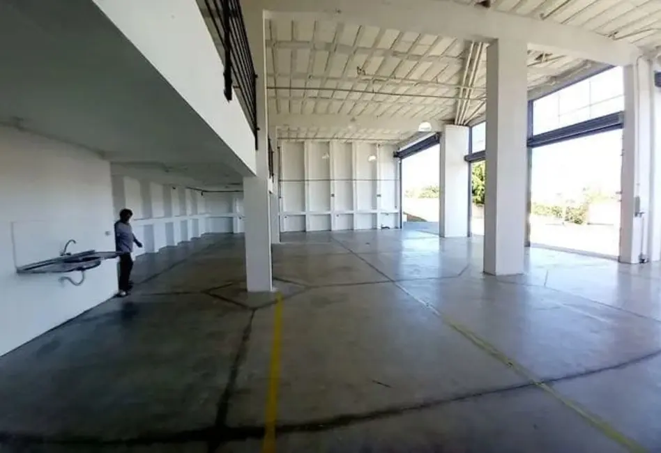 Armazém / Galpão para alugar, 300m2 em Residencial Estoril, Taubate - SP - imagem 9 Foto 9 de Armazém / Galpão para alugar, 300m2 em Residencial Estoril, Taubate - SP